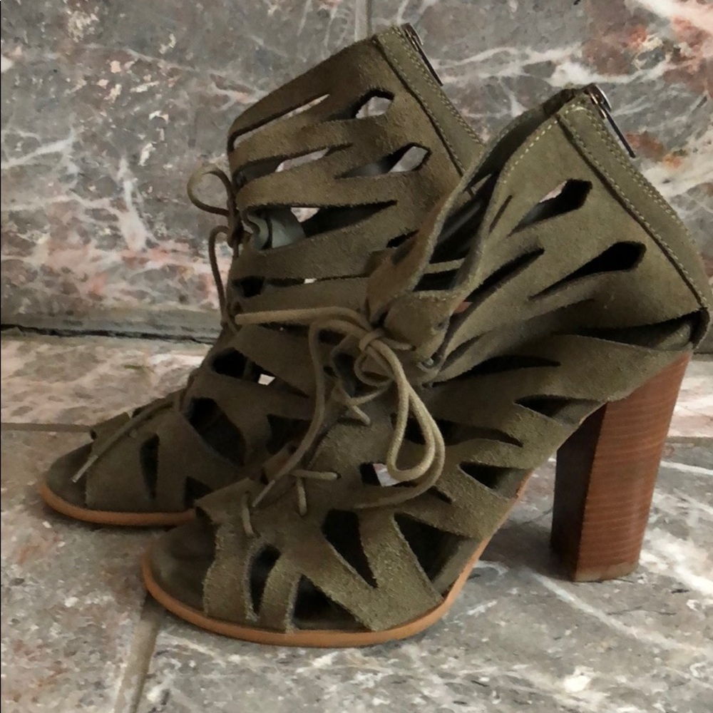 Sandal heels